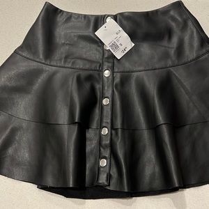 Women skirt (leather)